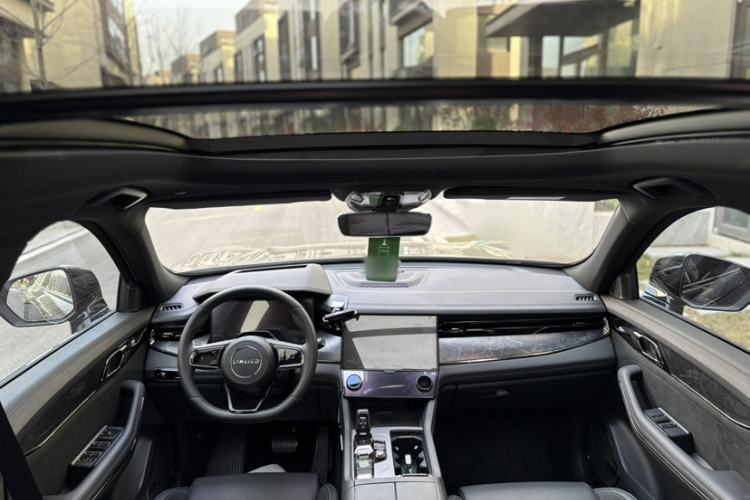 Used Lynk & Co 09 2021 2.0T Halo Six-Seater