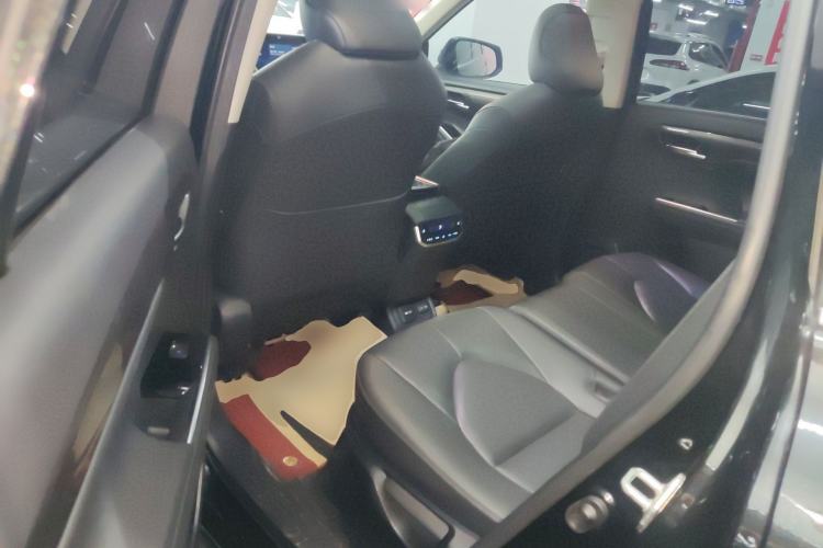 Used Toyota Highlander 2022 Dual-Engine 2.5L Four-Wheel Drive Supreme Edition 7-Seater Left Rear Seat