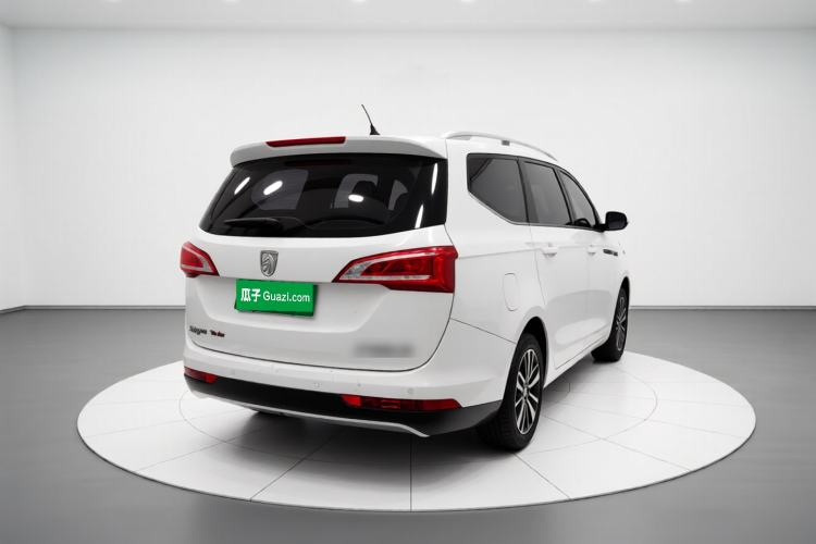 Used Baojun 730 2017 1.5T Manual Fashion Version 7 Seats China V Emission Standard Rear