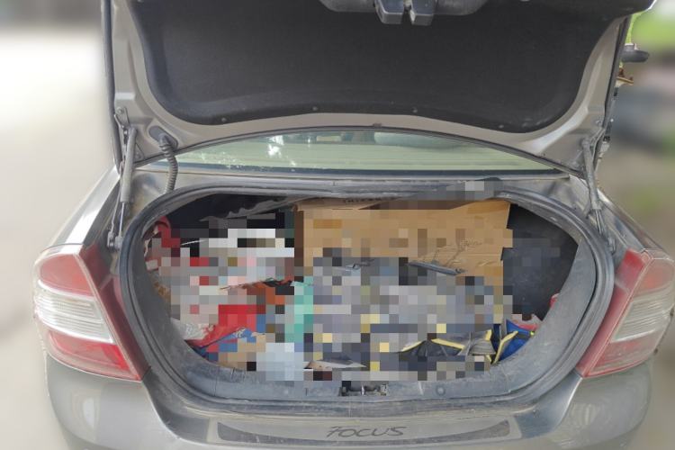 Used Ford Focus 2013 Sedan Classic 1.8L Manual Base Model Trunk