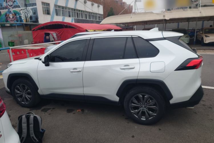Used Toyota RAV4 2023 2.0L CVT Two-Wheel Drive Fashion Edition
