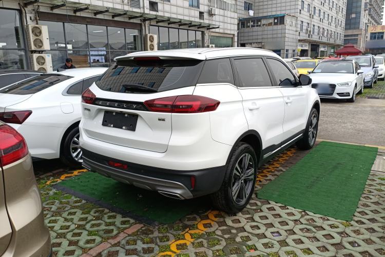 Used Geely Auto Emgrand X7 Sport 2022 1.8TD DCT Zhiya Trim
