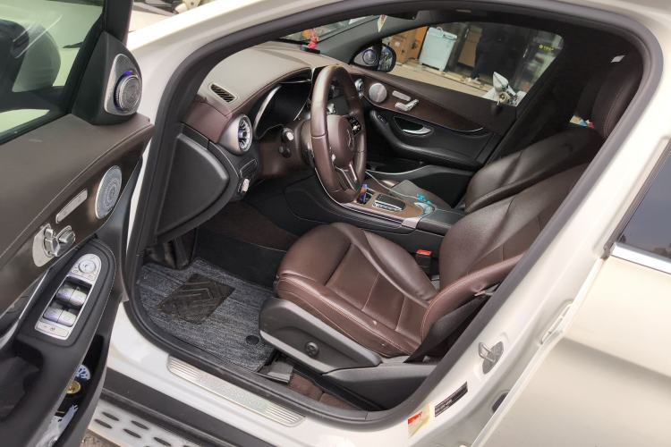 Used Mercedes-Benz GLC 2020 Facelift GLC 300 L 4MATIC Dynamic Edition
