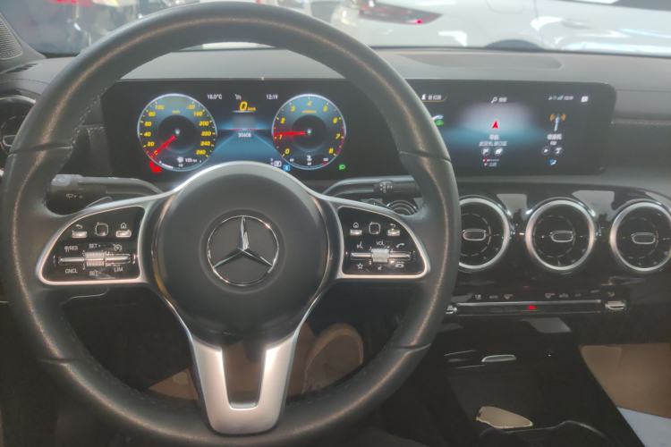 Used Mercedes-Benz A-Class 2022 Restyled A 200 L Sport Sedan Fashion Version Center Console