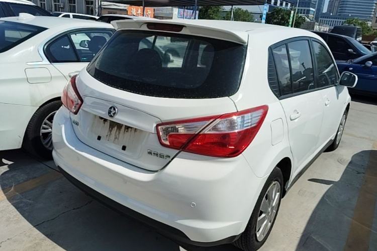 Used Venucia R50 2014 1.6L Automatic Splendid Edition Rear Right 45 Deg