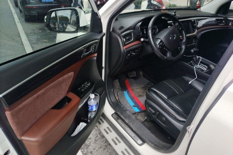 Used GAC Trumpchi GS8 2017 320T Two-Wheel Drive Luxury Smart Connectivity Version (7 Seats)