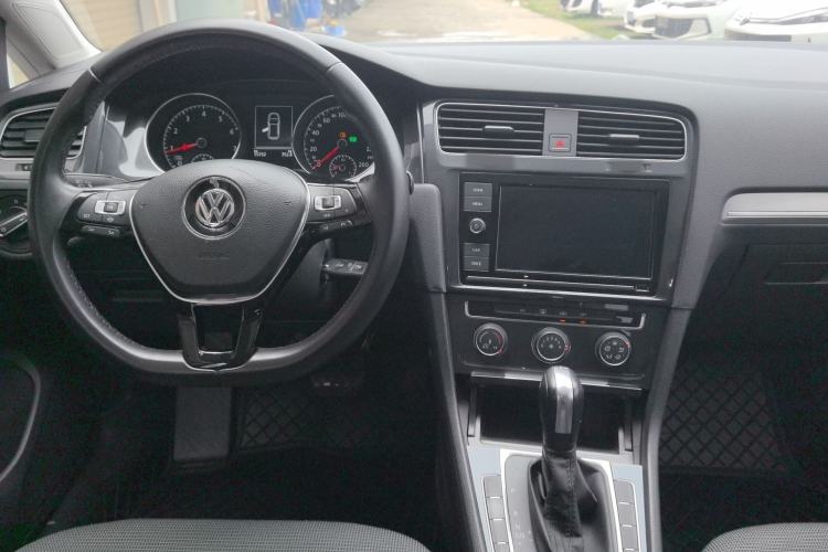 Used Volkswagen Golf 2019 280TSI DSG Comfort Version China V Standard Center Console