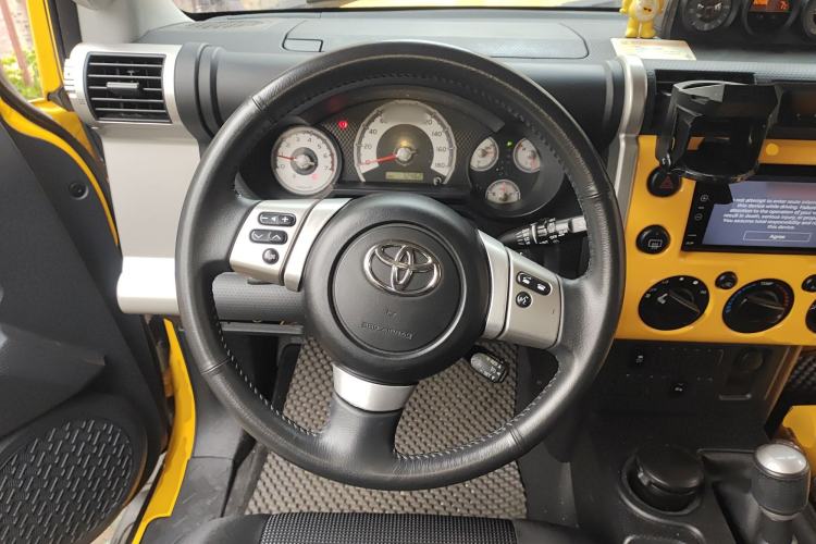 Used Toyota FJ Cruiser 2018 4.0 Automatic Middle East Steering Wheel