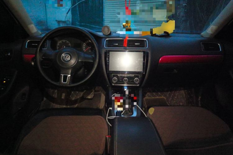 Used Volkswagen Sagitar 2014 Revised Version 1.6L Automatic Comfort Edition Center Console