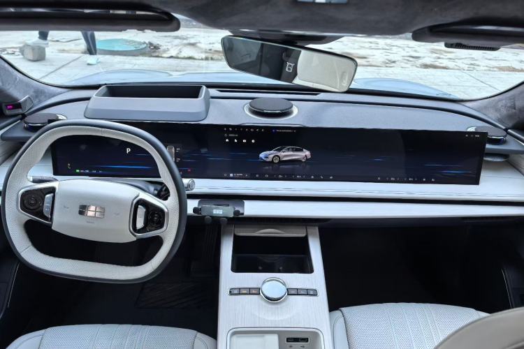 Used Geely Galaxy E8 2024 665 km Range Rear-Drive Starship Long-Range Version