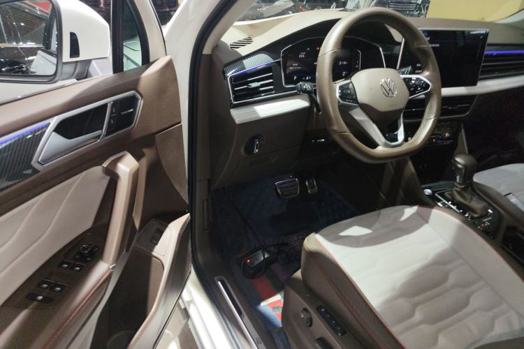 Used Volkswagen Tiguan L 2023 Facelift 380TSI Automatic All-Wheel Drive R-Line Flagship 7-Seater