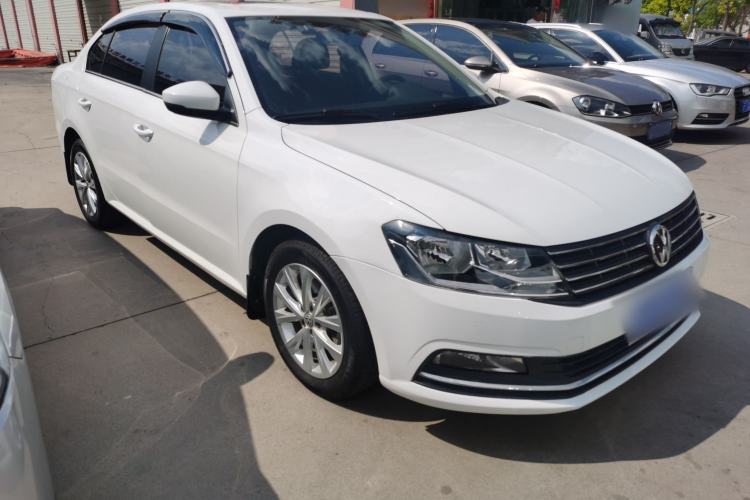 Used Volkswagen Lavida 2017 1.6L Automatic Comfort Edition Front Right 45 Deg