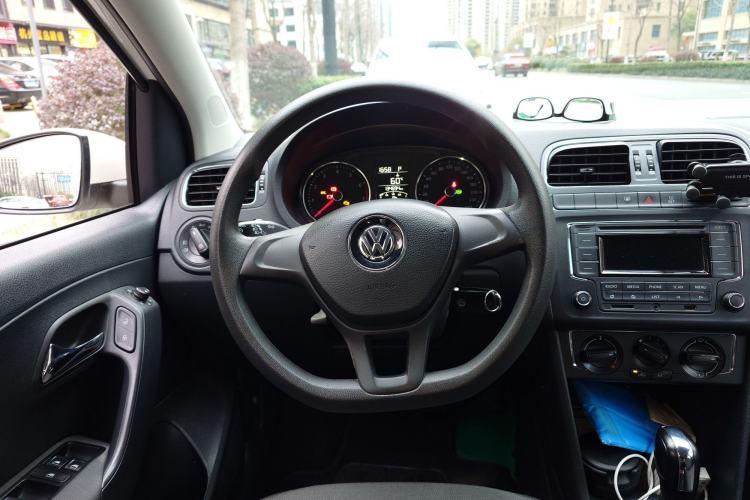 Used Volkswagen Polo 2014 1.6L Automatic Comfort Edition

