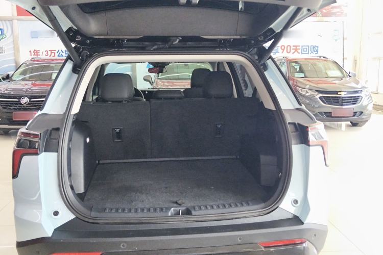 Used Chevrolet Equinox Plus 2024 102km RS Ultimate Edition Trunk