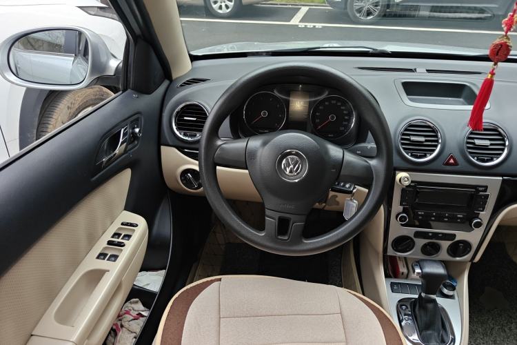 Used Volkswagen Lavida 2011 1.6L Automatic Premium Edition Steering Wheel