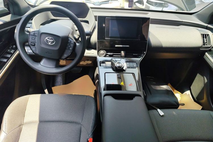 Used Toyota FAW bZ4X 2022 Two-Wheel-Drive Long-Range JOY Edition Center Console