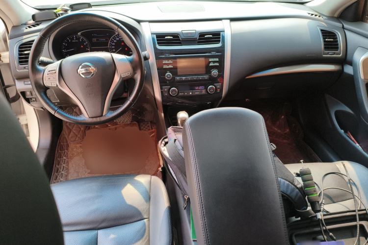 Used Nissan Teana 2013 2.0L XL Comfort Edition Center Console