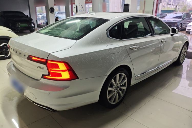 Used Volvo S90 2020 T5 Zhiyi Luxury Edition Rear Right 45 Deg