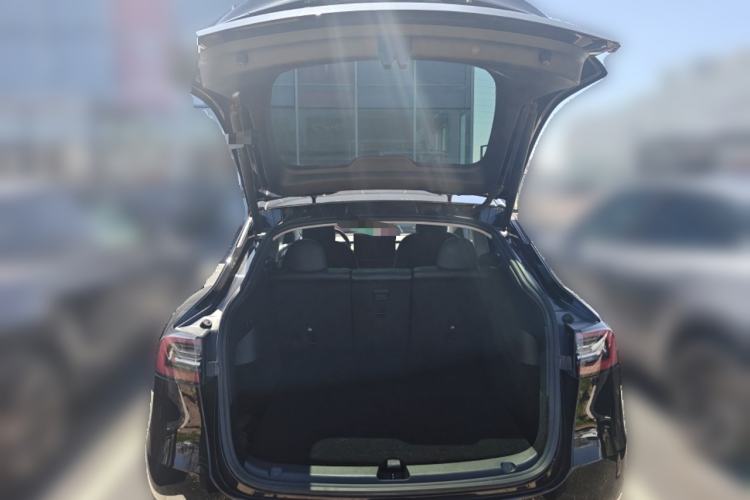 Used Tesla Model Y 2021 Standard Range Rear-Wheel Drive Version Trunk