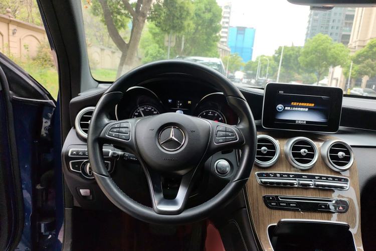 Used Mercedes-Benz GLC Coupe 2017 GLC 260 4MATIC Coupe SUV Steering Wheel