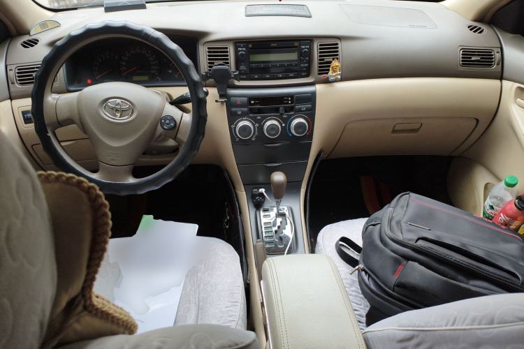Used Toyota Corolla EX 2011 1.6L Automatic Classic Edition Center Console