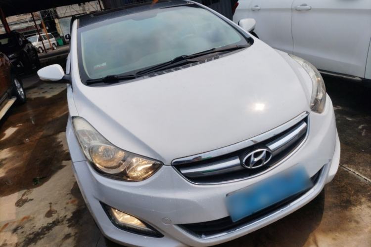 Used Hyundai Elantra (5th Generation / Langdong) 2015 1.6L Automatic Luxury Model Front Right 45 Deg