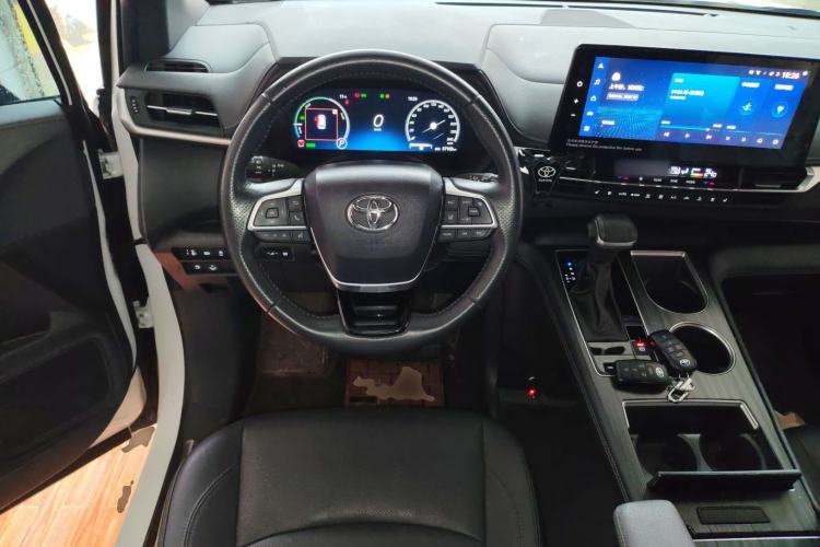 Used Toyota SIENNA 2023 2.5L Hybrid Ultimate Edition