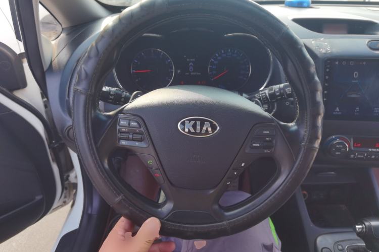 Used Kia K3S 2014 1.6L Automatic Premium Steering Wheel