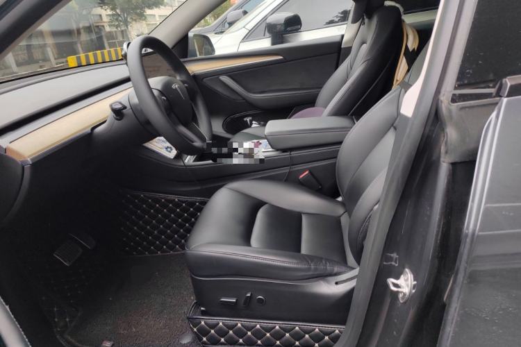 Used Tesla Model Y 2021 Standard Range Rear-Wheel Drive Version Left Front Seat