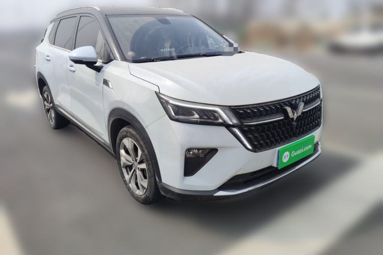 Used Wuling Asta 2022 2.0L DHT Electric-Speed Version Front Right 45 Deg