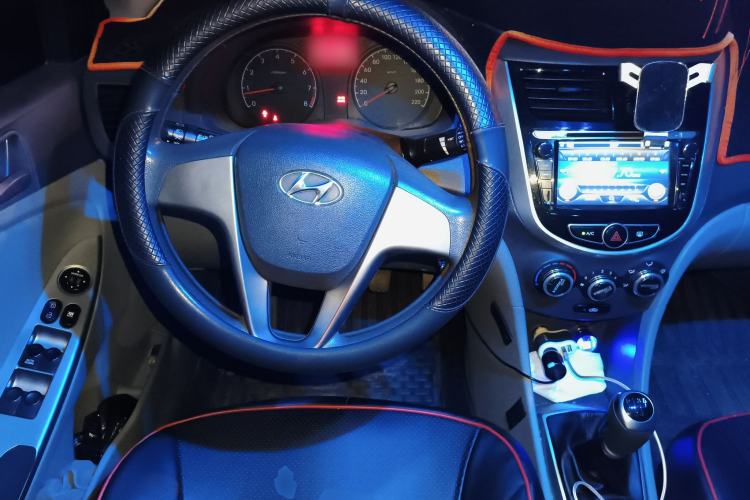 Used Hyundai Verna (older generation) 2014 1.4L Manual Smart GLS Trim
