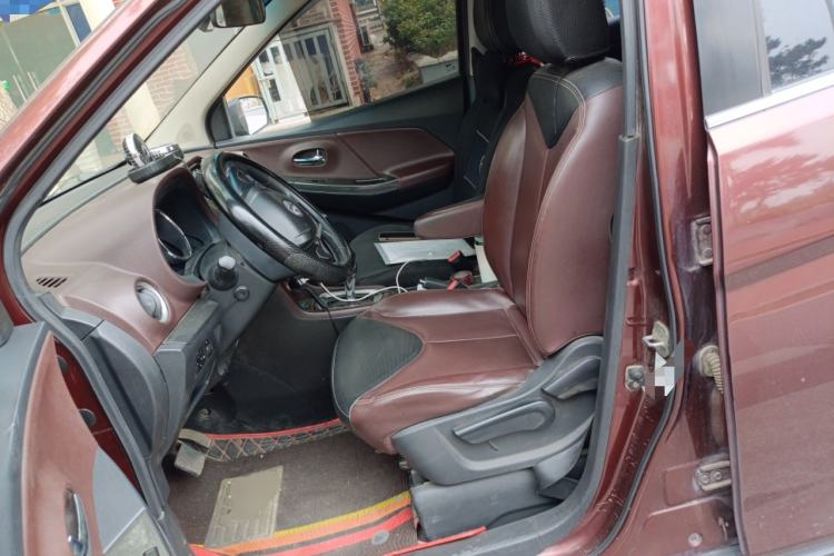 Used Venucia M50V 2017 1.6L XL CVT Luxury Edition Left Front Seat