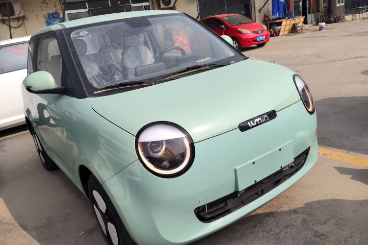 Used CHANGAN NEVO Lumin 2022 301km Honey-Sweet Version Front Right 45 Deg