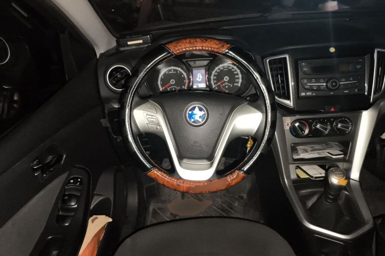 Used Venucia T70 2015 2.0L Manual RuiQu Version
