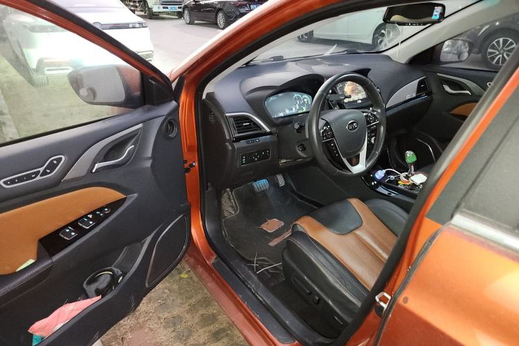 Used BYD Qin New Energy 2015 1.5T Dual-Crown Flagship Plus Edition
