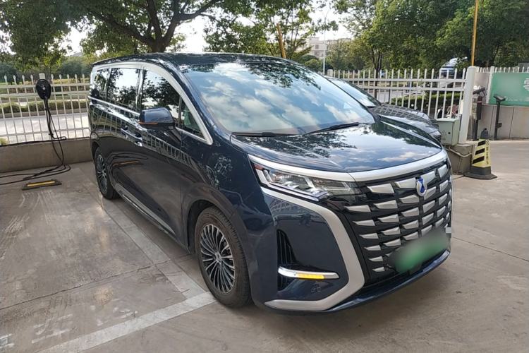 Used Denza D9 2022 DM-i 970 Four-Wheel Drive Prestige Model
