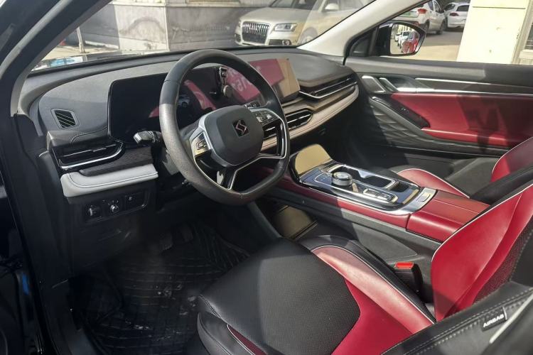 Used SOL QX 2021 300T DCT Prestige Smart Connectivity Version