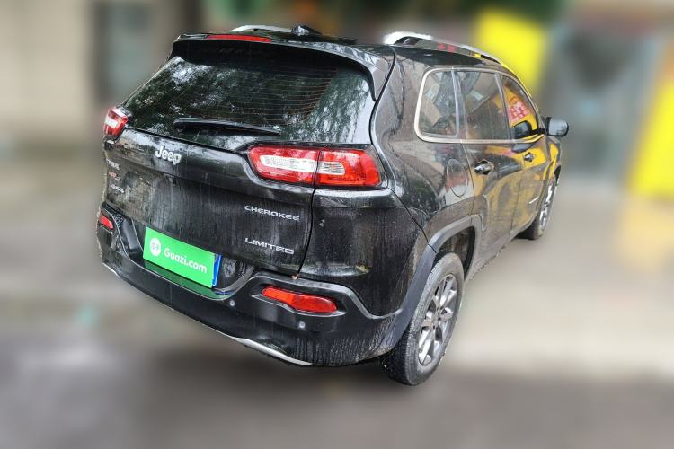 Used Jeep Cherokee 2020 2.0L Two-Wheel Drive Classic Sports Edition