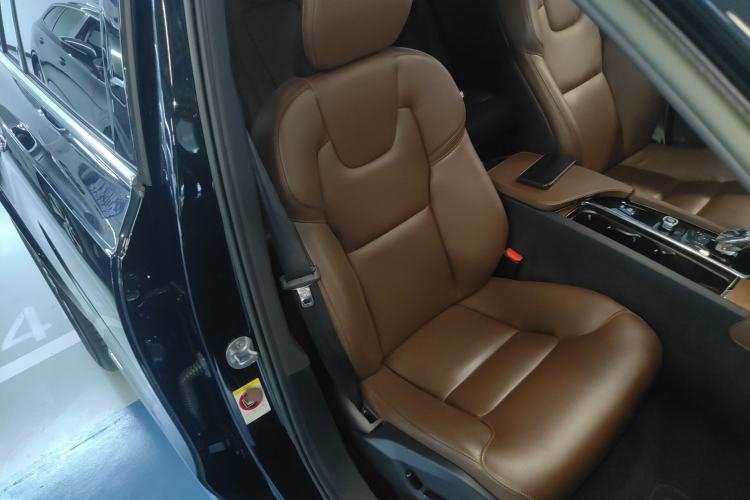 Used Volvo XC90 2023 B6 Zhiyi Luxury Edition 7-Seater