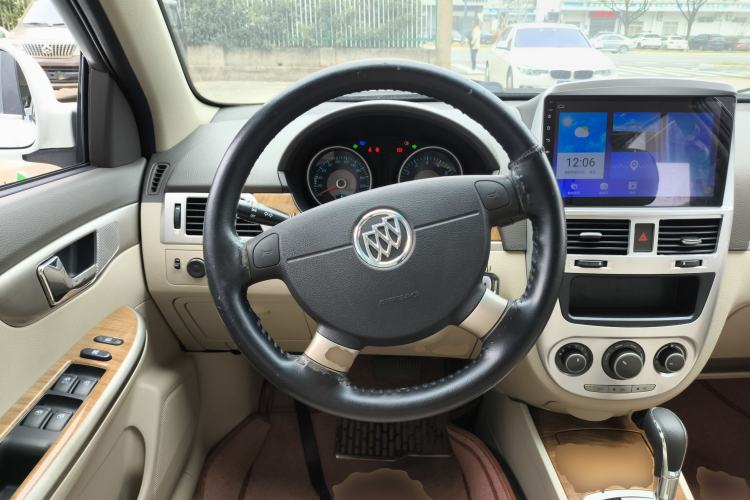 Used Buick Excelle 2015 1.5L Automatic Classic Model

