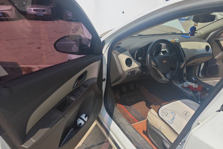 Used Chevrolet Cruze 2015 1.5L Classic SL MT Driver Seat