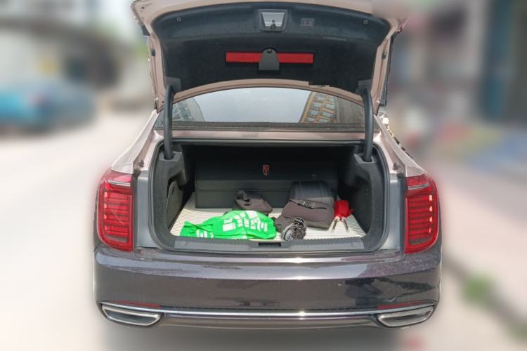 Used Hongqi H9 2022 3.0T Smart Connect Flagship Four-Seater Version Trunk