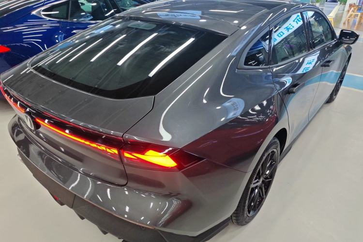 Used CHANGAN UNI-V 2024 1.5T High-Energy Version
