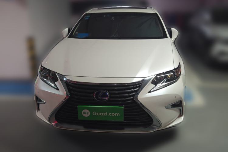 Used Lexus ES 2015 300h Comfort Edition
