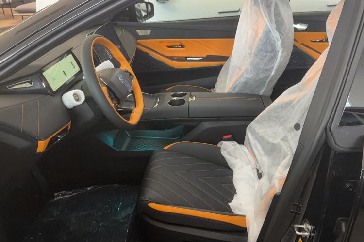 Used Deepal SL03 2025 Pure Electric Sports Car Interior 2