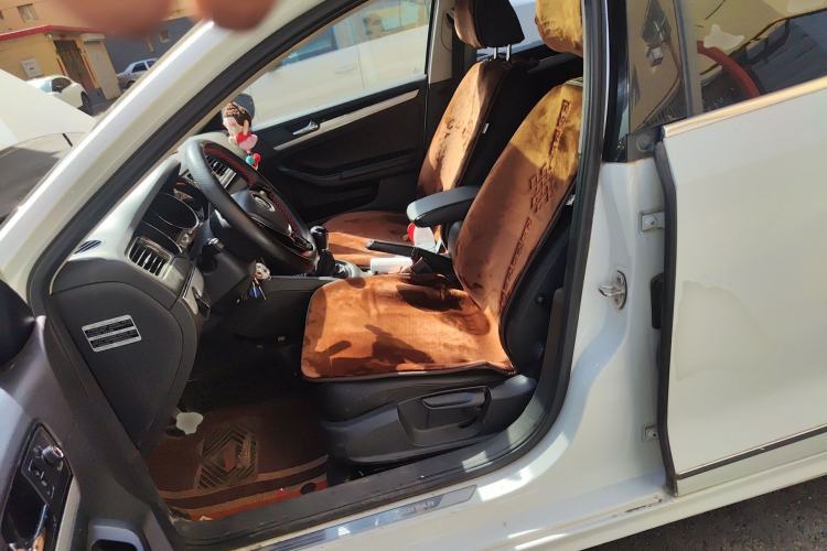 Used Volkswagen Sagitar 2015 230TSI Manual Comfort Version
