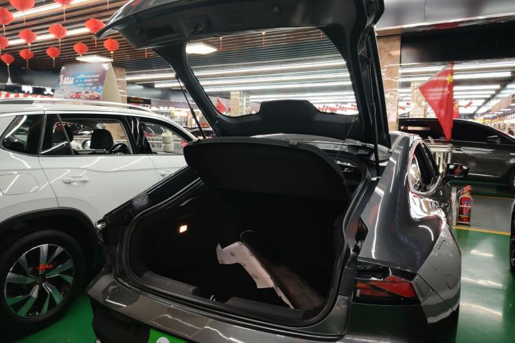 Used CHANGAN UNI-V iDD 2023 ZhiDian iDD 1.5T 113km Smart & Fun Version Trunk