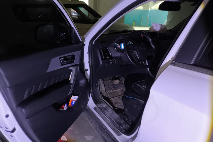 Used Haval H2 2016 Red-Label 1.5T Automatic Two-Wheel Drive Luxury Model Driver Seat