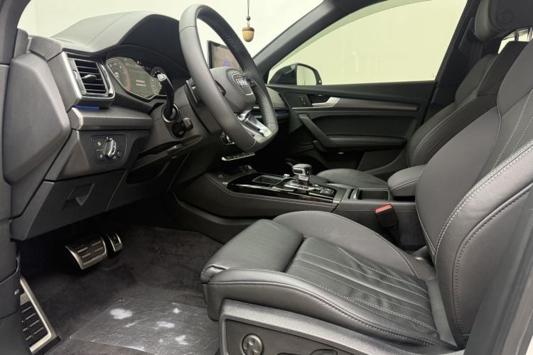Used Audi Q5L 2023 40T Luxury Dynamic Model Interior 6