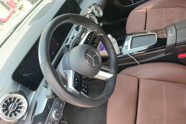 Used Mercedes-Benz A-Class 2024 Updated A 200 L Fashion Version
